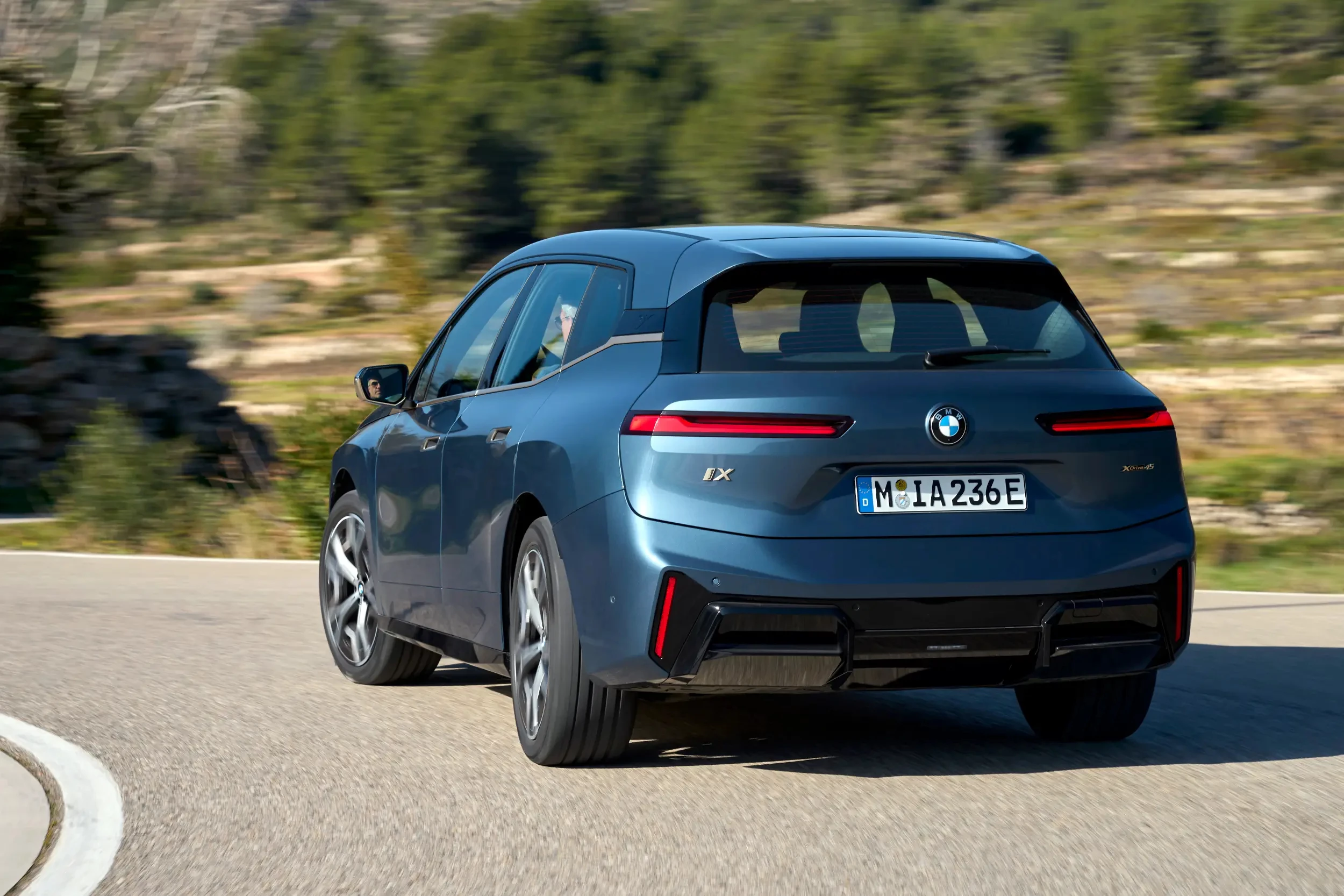 BMW iX